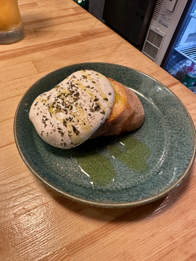 ムースをのせたバゲット