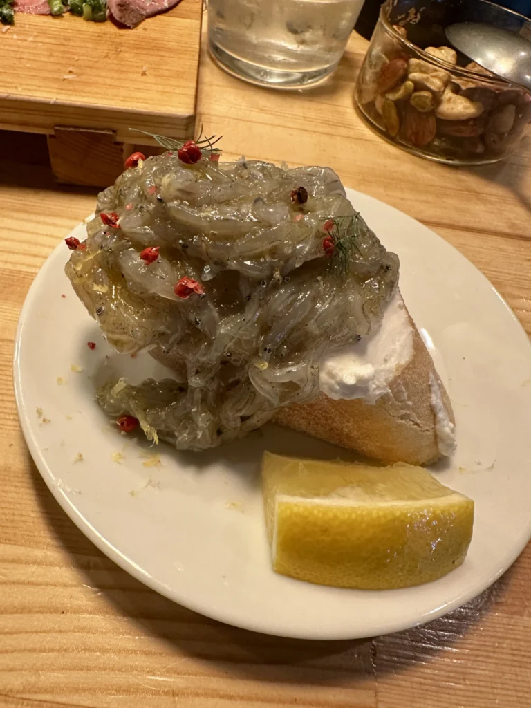 生しらすとリコッタのバゲット