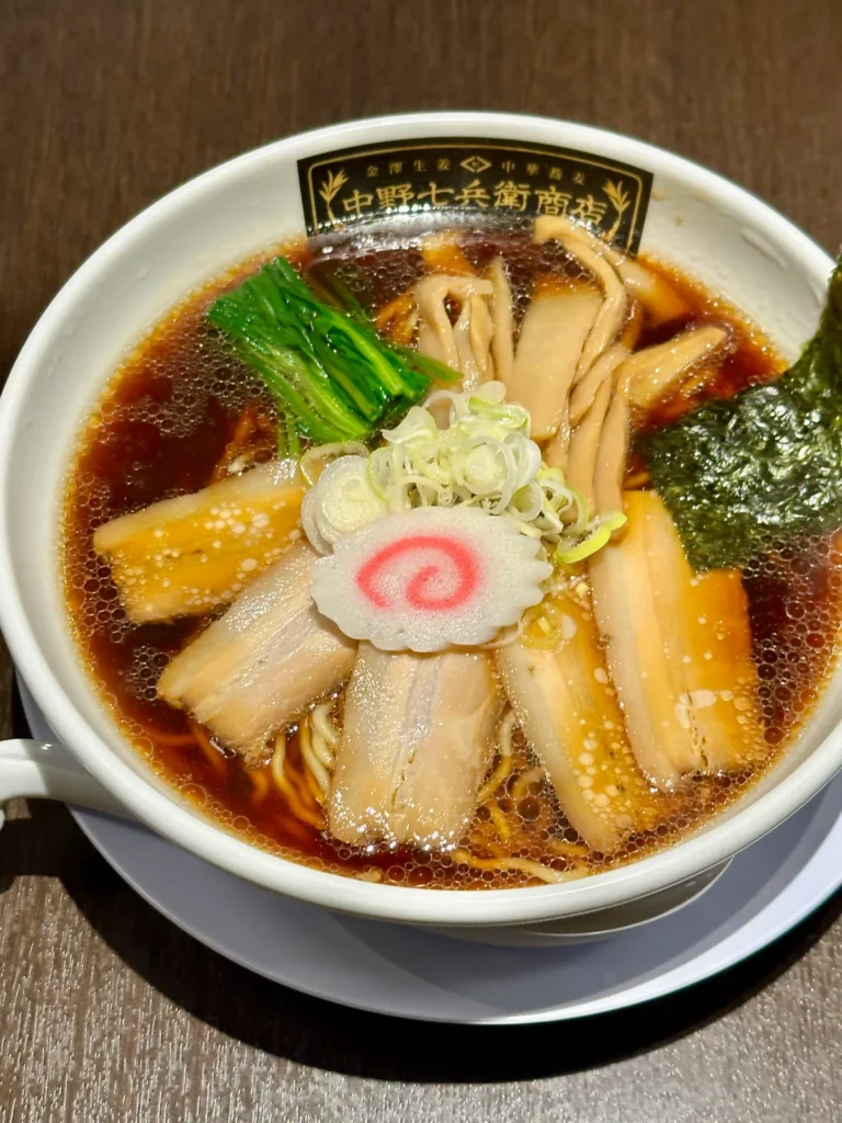 特製麺を使った加賀生姜醤油ラーメン