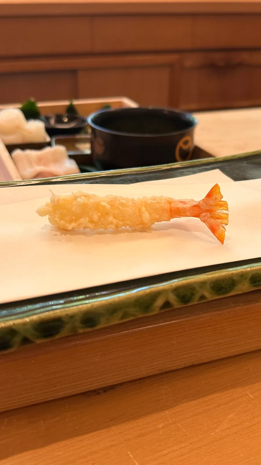 一品目に提供されたエビ