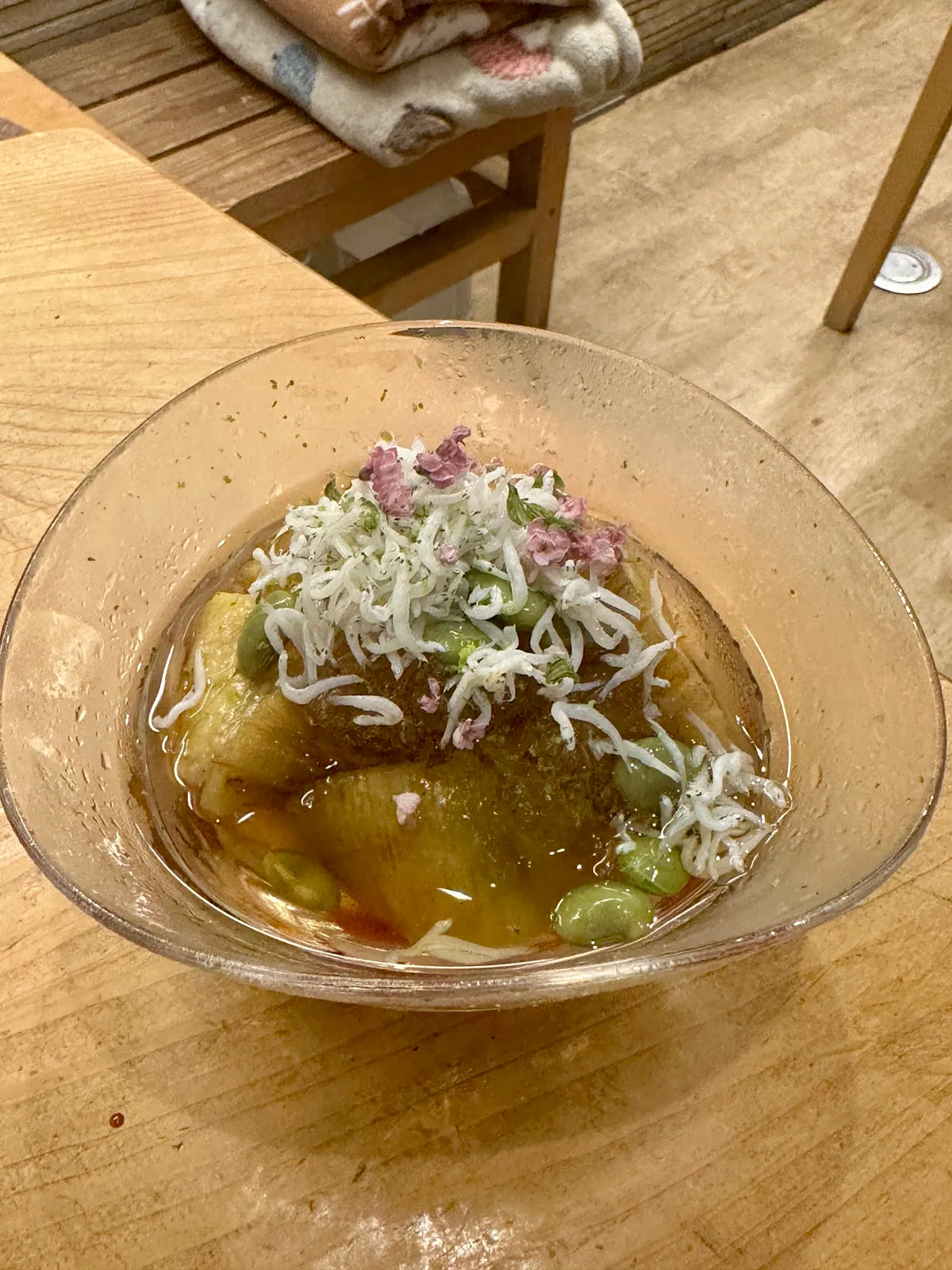 釜揚げしらすをのせた赤ナスの焼き浸し