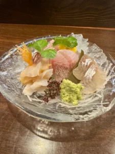 鯛、ホウボウ昆布締め、バイガイ、白川かじき、八角のお造り盛り合わせ